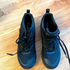Columbia Men’s Flow District Sz 9.5 black sneakers